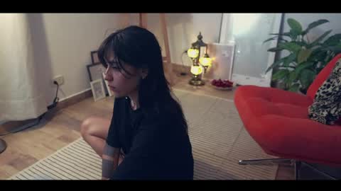 Linda  independent model artgeea online show from May 22, 8:59 pm
