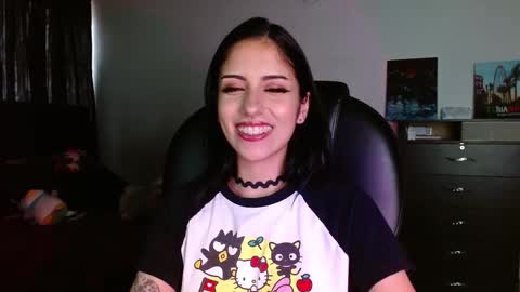   Independent Model online show from December 18, 9:54 pm