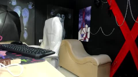 aryahmoonn online show from March 27, 3:45 am