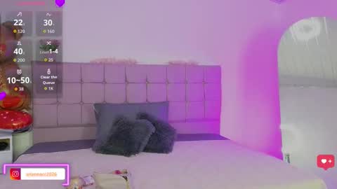 arycooper_ online show from March 28, 11:44 am