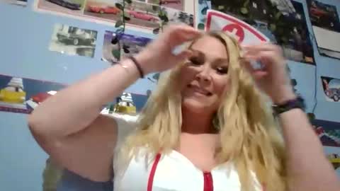 ash0ley online show from October 29, 8:31 pm