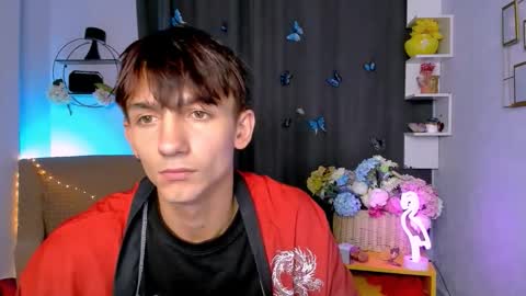Snapshot of ash_raven_ chatting on September 24, 7:09 pm ash_raven_ online show from September 24, 7:09 pm