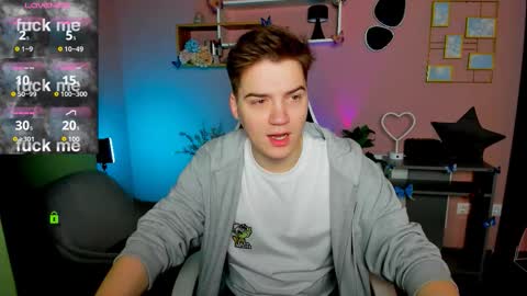 ash_raven_ online show from November 29, 8:16 pm