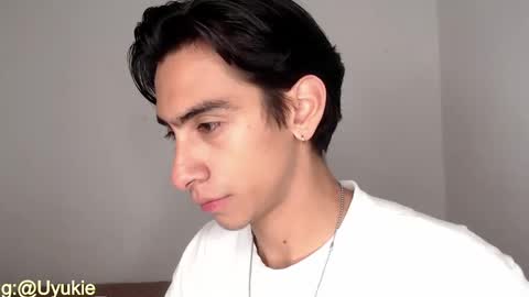 Snapshot of ash_v1 chatting on October 14, 12:24 am Ash online show from October 14, 12:24 am