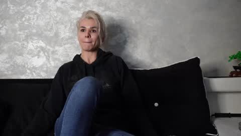 Asha online show from March 2, 3:05 pm