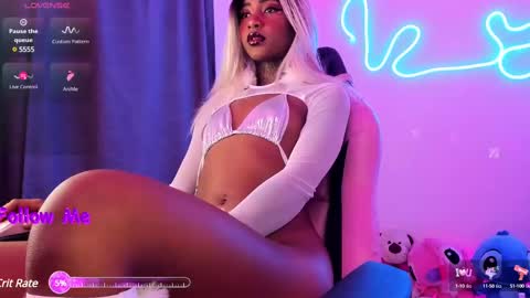 AshantiINDEPENDENT MODEL online show from March 8, 1:06 am