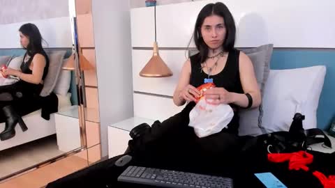 Ashkoreh online show from October 28, 9:38 pm