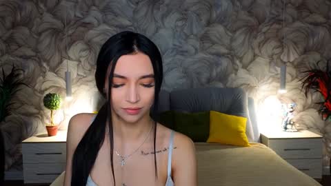 Snapshot of ashleroy chatting on January 7, 9:29 am veronika online show from January 7, 9:29 am
