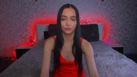 Snapshot of ashleroy chatting on December 22, 9:22 am veronika online show from December 22, 9:22 am