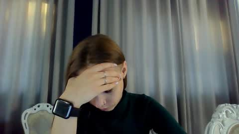 Snapshot of ashleroy chatting on October 19, 9:25 am veronika online show from October 19, 9:25 am