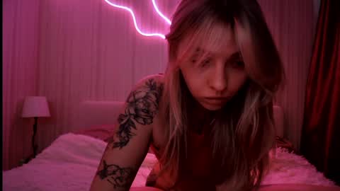 Ashley Matthew online show from May 12, 11:41 am