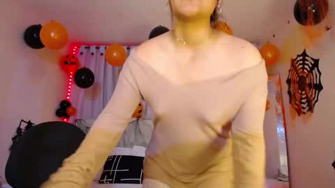 Ashlei Evanz online show from October 25, 5:08 am