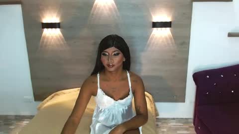 ashleysofiathenison online show from June 21, 1:39 pm