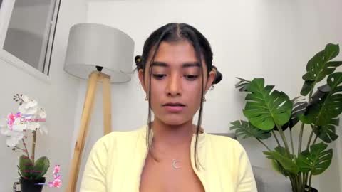 Snapshot of ashllovee_ chatting on January 28, 8:04 pm ashllovee online show from January 28, 8:04 pm