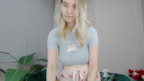 ashly_cherry online show from April 2, 1:51 pm