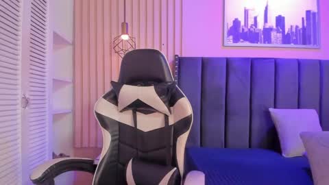 ashlye_miller_ online show from May 20, 8:04 pm