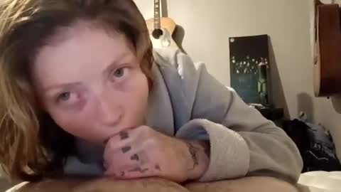 Snapshot of ashlynn5716 chatting on September 20, 7:44 am ashlynn5716 online show from September 20, 7:44 am