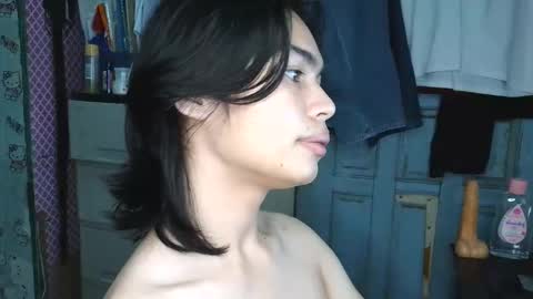 asian_babyboi online show from October 19, 5:17 pm