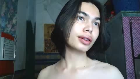 asian_babyboi online show from May 19, 12:01 pm