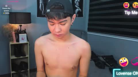 Aidan online show from December 6, 1:13 am