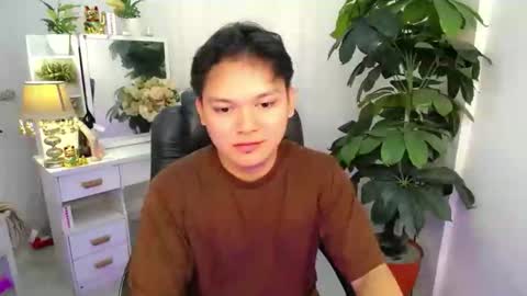 asian_handsomexx online show from November 5, 12:29 pm