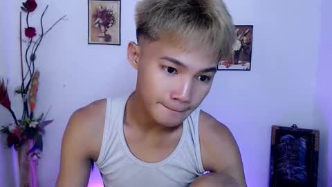 asian_lover05 online show from September 20, 6:55 pm