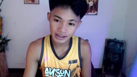 asian_lover05 online show from October 5, 7:21 pm