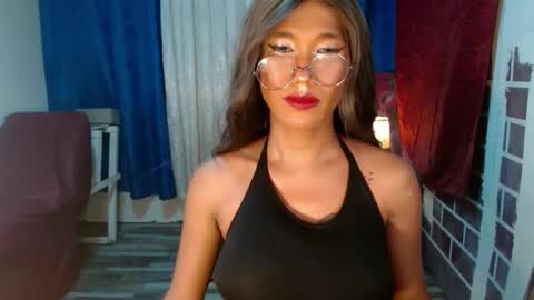 Snapshot of asian_petit19 chatting on January 23, 3:26 am Lovely online show from January 23, 3:26 am