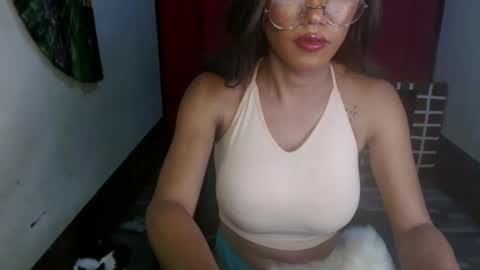 Snapshot of asian_petit19 chatting on January 18, 8:40 pm Lovely online show from January 18, 8:40 pm