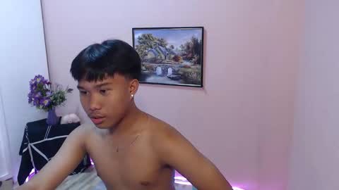 Snapshot of asian_prince_of_cock chatting on October 9, 3:39 pm Prince online show from October 9, 3:39 pm