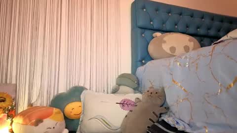 Snapshot of asianbabecandy chatting on February 9, 6:43 am candy online show from February 9, 6:43 am