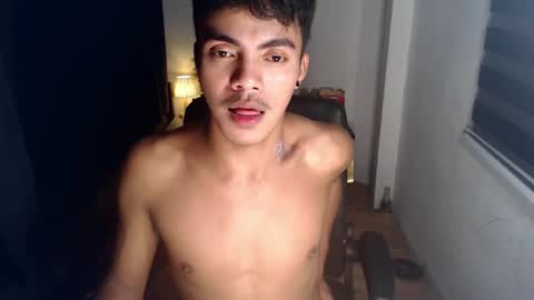 Snapshot of asianboyhunt chatting on December 4, 11:30 pm Fev online show from December 4, 11:30 pm