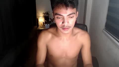 Snapshot of asianboyhunt chatting on December 3, 10:45 pm Fev online show from December 3, 10:45 pm