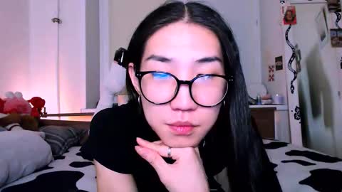 asiancvnt online show from February 11, 8:56 pm