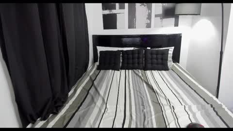 ELLA online show from November 23, 8:29 pm