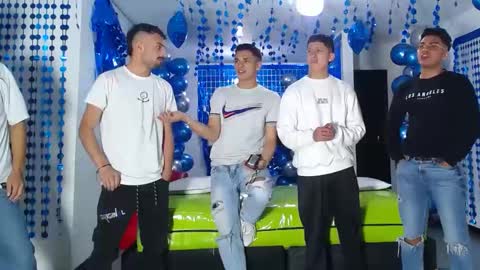 THOMAS AND DAMIAND online show from January 18, 12:13 am