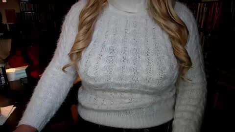 Aspen Vale online show from February 19, 9:58 pm