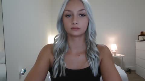 Aspen Aries online show from November 12, 8:11 pm