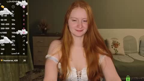 Snapshot of astoria_ross_ chatting on December 3, 3:17 pm Astoria online show from December 3, 3:17 pm