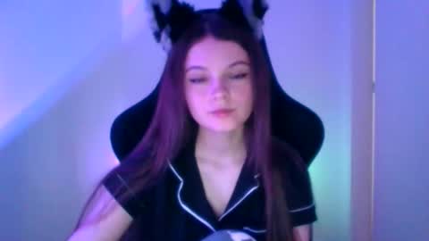 Snapshot of astradream_ chatting on September 18, 3:49 pm astradream_ online show from September 18, 3:49 pm