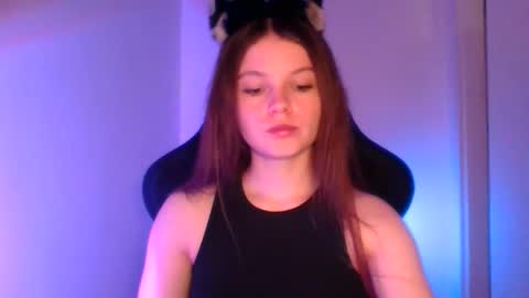 Snapshot of astradream_ chatting on October 3, 6:05 pm astradream_ online show from October 3, 6:05 pm