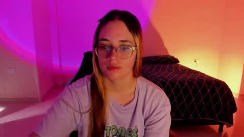 atenas online show from September 12, 7:05 pm