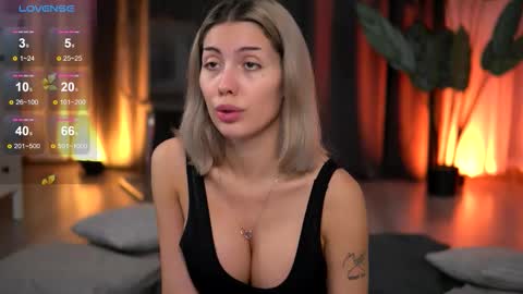 Isabella online show from December 22, 8:10 am