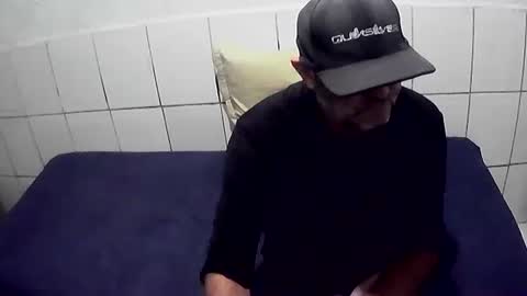 cesar augusto online show from April 5, 9:23 pm