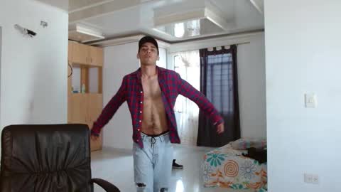 Snapshot of aureliv1 chatting on October 8, 9:32 pm Aureliano online show from October 8, 9:32 pm