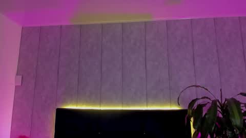 Aurora  online show from December 16, 5:25 am