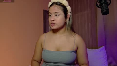 Snapshot of aurora_collins08 chatting on March 5, 1:50 pm aurora_collins08 online show from March 5, 1:50 pm