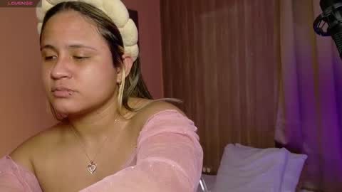 Snapshot of aurora_collins08 chatting on February 20, 3:30 pm aurora_collins08 online show from February 20, 3:30 pm