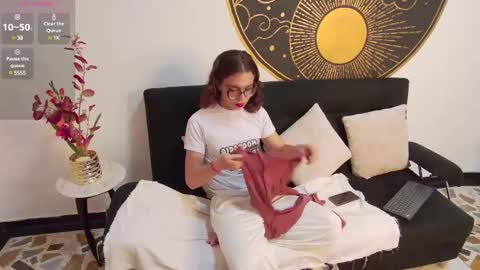 Aurora online show from March 7, 12:45 pm