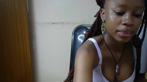 Snapshot of aurorabarbie chatting on October 2, 11:25 pm Aurora online show from October 2, 11:25 pm